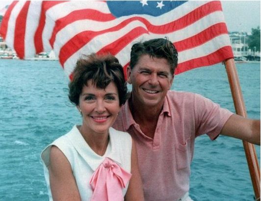 The personal belongings of former U.S. President Ronald Reagan and his wife will be auctioned.jpg