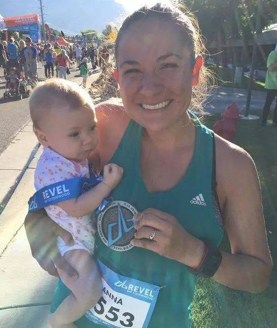 It’s not wrong to feed your baby in sports. American mothers run a marathon and breastfeed! .jpg