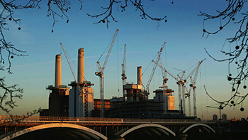 Apple will establish a new British headquarters in an abandoned power station.jpg