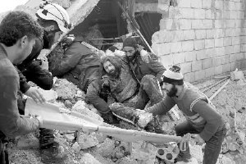 Rescuers in Aleppo were bombed by warplanes for four consecutive days. .jpg