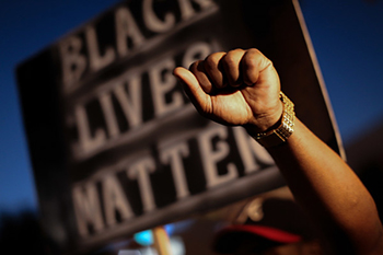 Violent clashes broke out in Charlotte for the second night in a row. .jpg