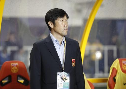The national football team defeated Uz with a slim chance of qualifying. Coach Gao Hongbo announced his resignation. .jpg