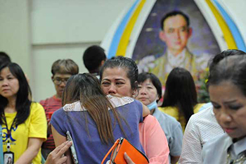 The death of the King of Thailand The Queen of England became the longest reigning monarch .jpg