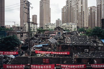 The biggest bubble in history, China’s property market has soared and worries about its collapse.jpg