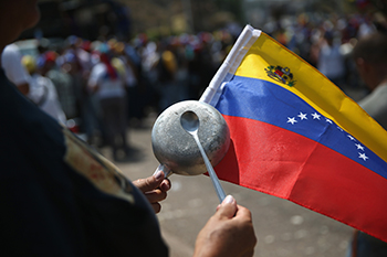 What lessons should China learn from Venezuela’s default?.jpg