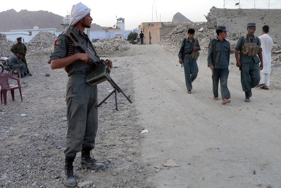 阿富汗西部平民被武装分子枪杀.jpg