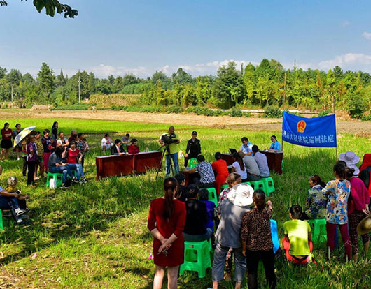 A 73-year-old mother in Sichuan sued her children and the court hearing opened in Tianbali.jpg
