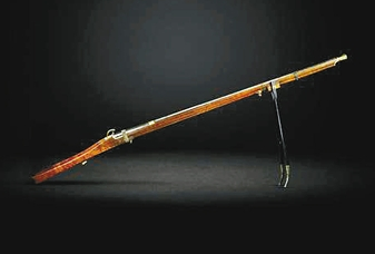 Qianlong imperial muskets will be auctioned in London for an estimated value of £1.5 million.jpg