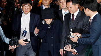 Park Geun-hye’s shaman consultant accepts inquiries from Korean prosecutors.jpg