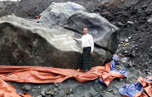 Burma found 200 tons of jade stone worth up to 140 million pounds.jpg