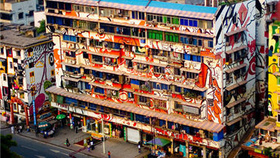 在垃圾之城创造50栋建筑的彩绘