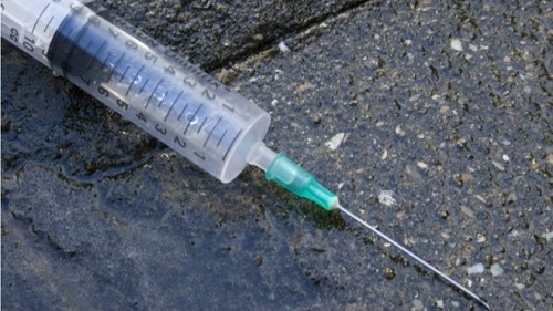 Inhuman! A couple in the United States actually injected heroin into their 3 children! .jpg