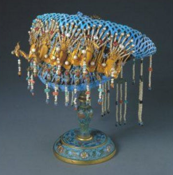 道光皇帝帽架被当灯座用50年 以近60万英镑拍卖