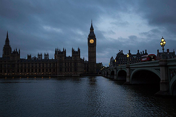 打造一个更公平的英国.jpg