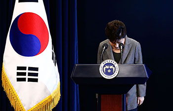 Park Geun-hye offered to resign in a televised speech .jpg