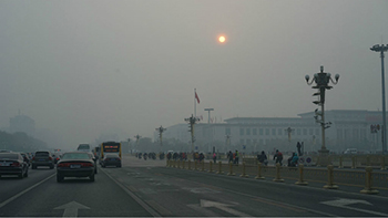 北京逃避不过的严重雾霾.jpg