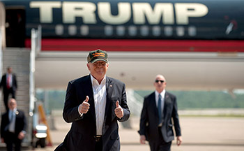 特朗普说空军一号成本太高.jpg