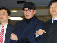 An insider in the Korean entertainment industry was arrested for involvement in the "Girlfriends Gate" incident.jpg