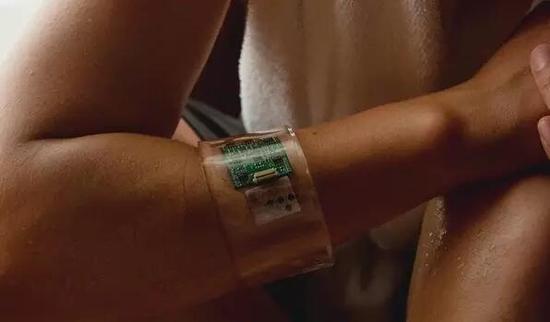 新型可穿戴传感器通过检测汗液判断人体健康状况