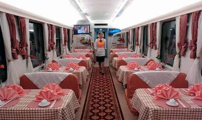 The dining car 餐车