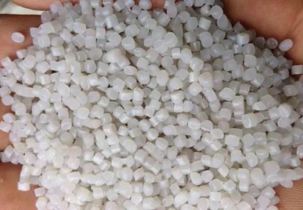尼日利亚海关截获塑料制成的大米