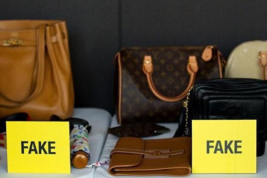 A Thai woman made a profit of millions of dollars after buying a brand-name bag and returning a fake bag.jpg