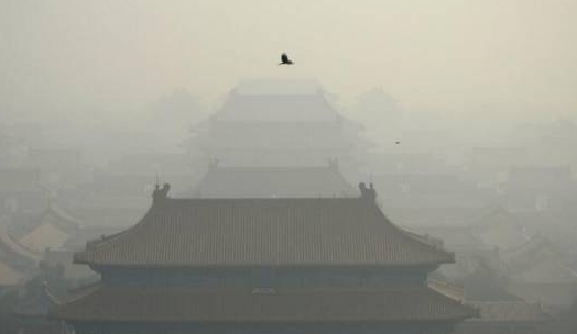The polarization between the rich and the poor under the smog in Beijing: Two cities, one story .jpg