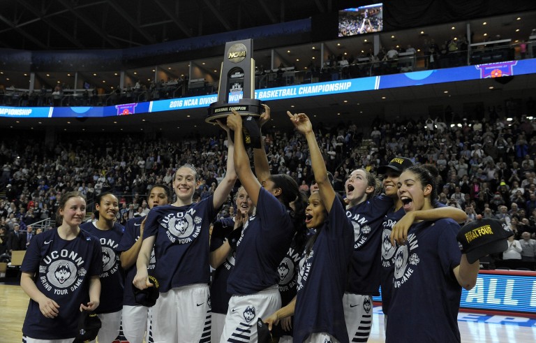 康州大学女篮是如何成为胜利的代名词的?
