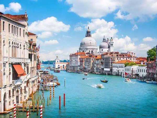 Italy may be submerged by seawater at the end of this century.jpg