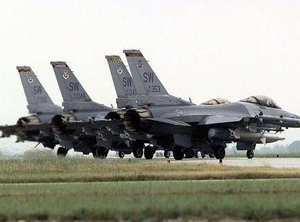 J16D-China is building its own "wild weasel tactics".jpg