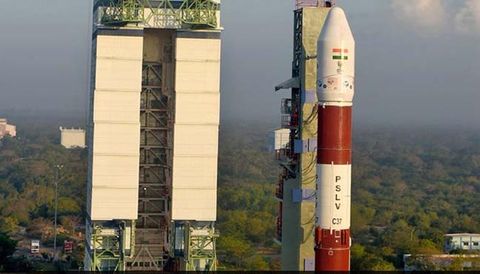 创造历史! 印度一次性发射104颗卫星!