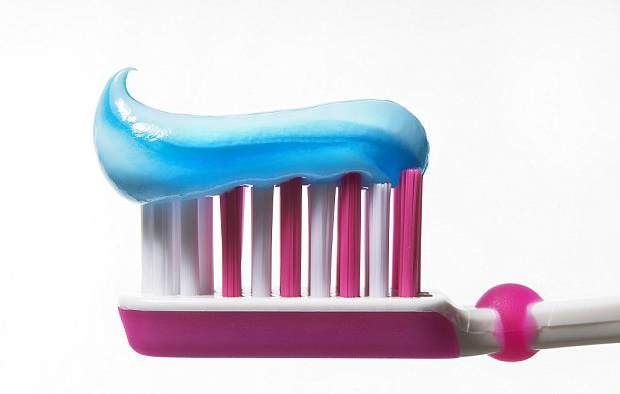 牙膏除了刷牙还能干什么? 盘点牙膏的几大奇葩用法