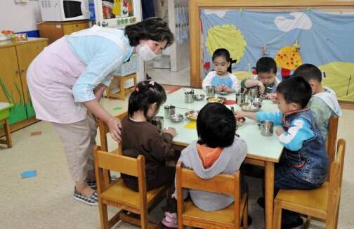 Pilot childcare services for employees in Shanghai to resolve the worries of second-child mothers.jpg