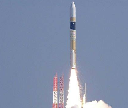 Japan successfully launched a spy satellite .jpg