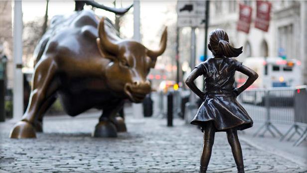 暂时不会被运走了! 华尔街'无畏女孩'雕像将竖立至明年2月!