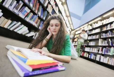 The study found that more young British people like to go to the library.jpg
