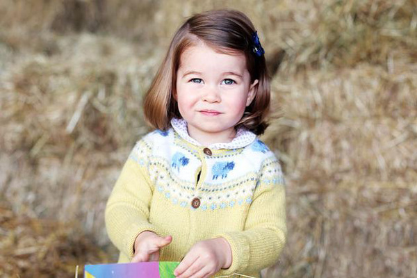夏洛特公主满两岁啦！王室发布最新萌照.jpg