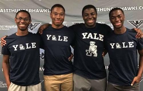 The quadruplets of American schoolmaster refused to many prestigious schools and finally chose Yale University.jpg