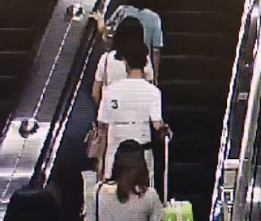 咸猪手被女子当面掌掴.jpg