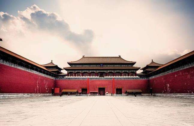 Starting from July, the Forbidden City will try to sell tickets through the Internet. You can reserve tickets for the day.jpg
