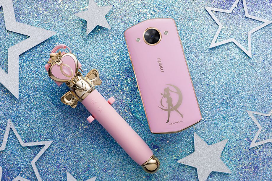 Meitu launched the Sailor Moon limited edition mobile phone .jpg