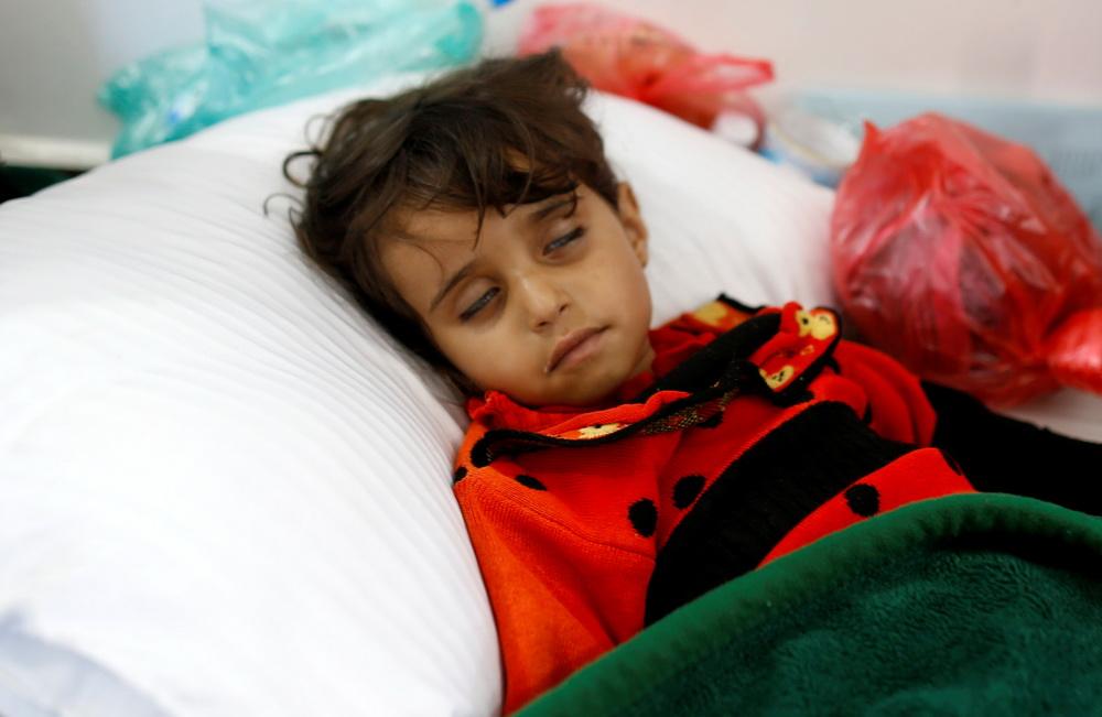 The number of people infected with the cholera epidemic in Yemen may increase to 300,000.jpg