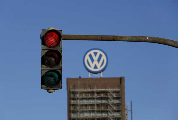 When artificial intelligence encounters traffic lights and traffic jams, it may become history.jpg