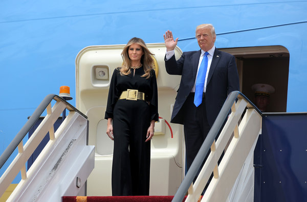 "Heavy armed" Melania, why is she ready to fight? .jpg