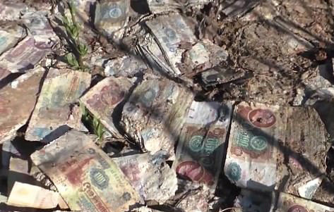 俄探险队在废弃煤矿发现巨额苏联时期钞票