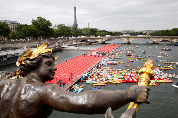 Paris turned the entire city center into a sports ground for the Olympic bid .jpg