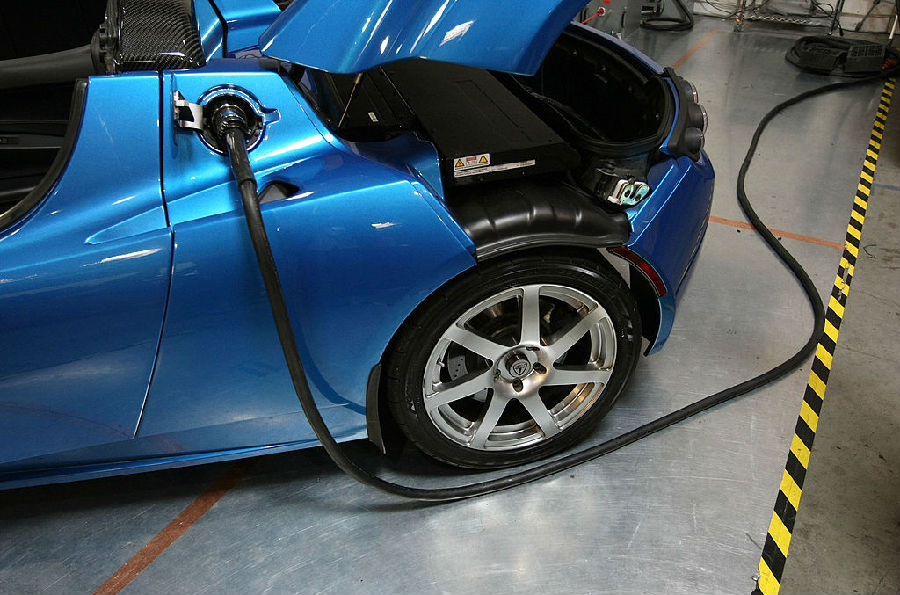 Will “charging while driving” be the future of electric vehicles.jpg