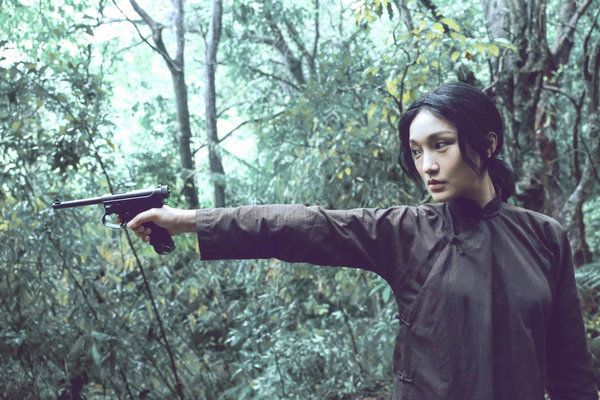 The awakening of a Hong Kong female fighter .jpg