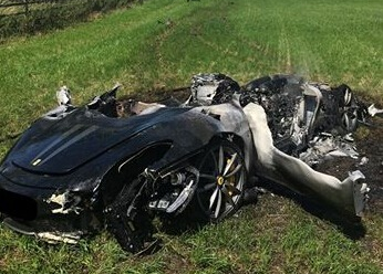 Sad reminder! The Ferrari luxury car that has just been mentioned for an hour turned to ashes! .jpg