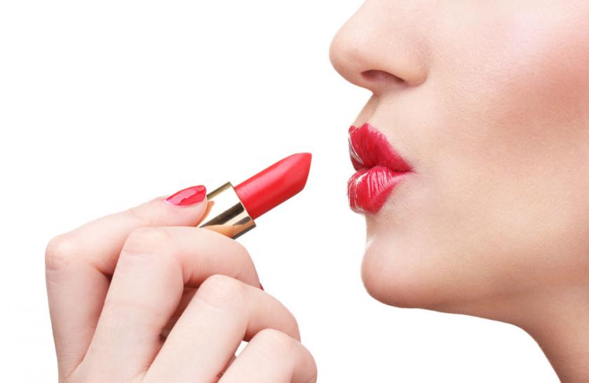 The latest research shows that lipstick can bring confidence to women.jpg
